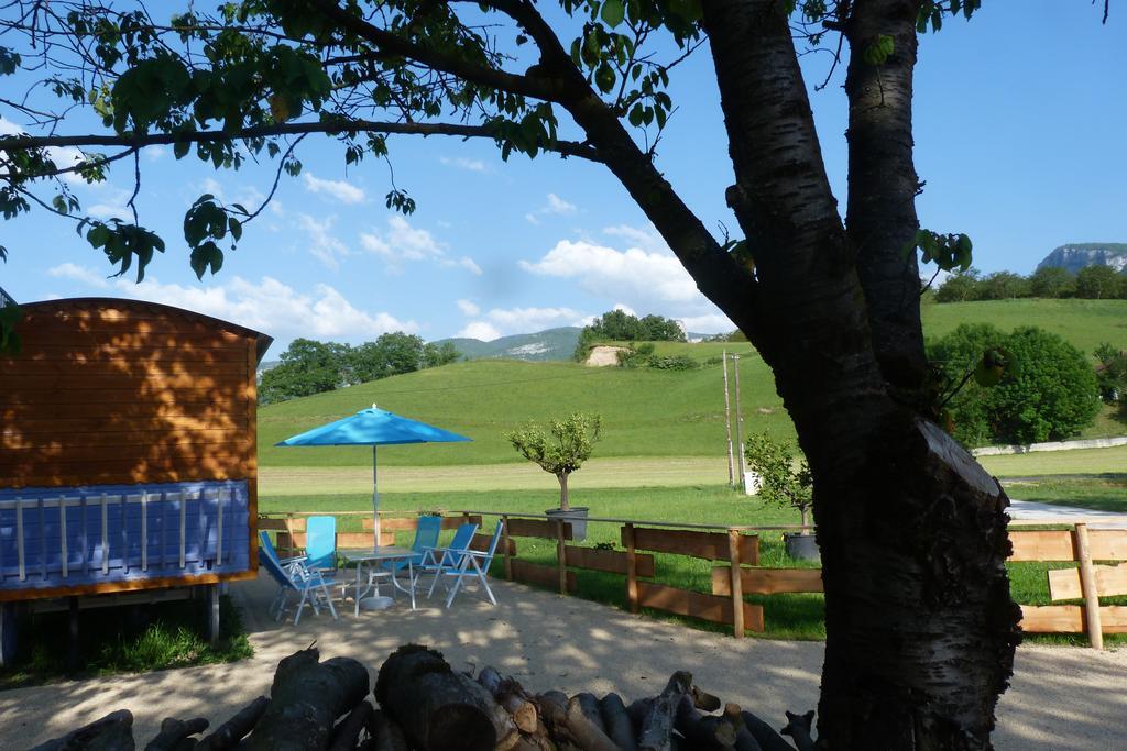 Roulottes Au Pied Du Vercors 생-장-앙-로양 외부 사진