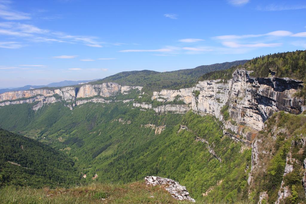 Roulottes Au Pied Du Vercors 생-장-앙-로양 외부 사진